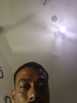 Chat XXX en directo de Cnutt310