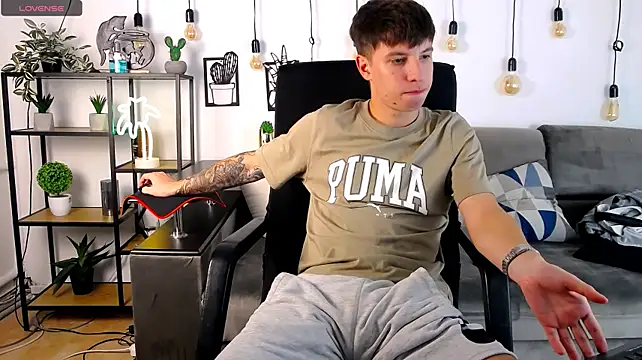 XXX chat uživo modela ThomasEdisonn