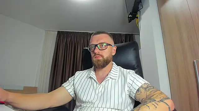 XXX chat uživo modela Findom_guy
