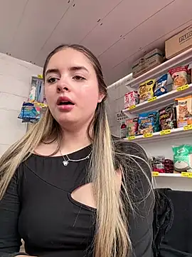 imlindapink's Live XXX Chat