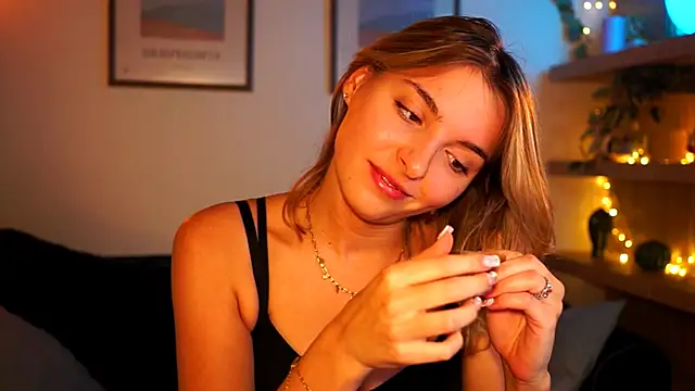 tiny_pixieee's Live XXX Chat