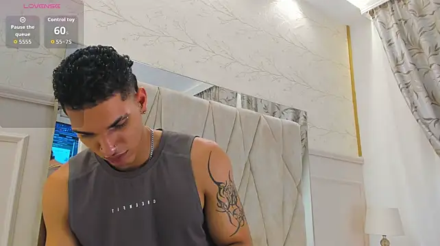 Adrien_Monteiro Live XXX-chat