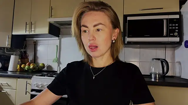 Marta_Kelly 现场XXX聊天