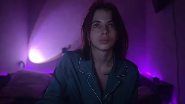 NOVELLAA – Naživo XXX chat