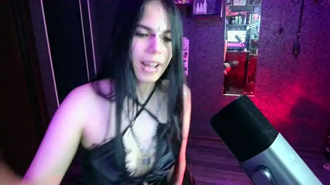 Lilith__Devil – Naživo XXX chat