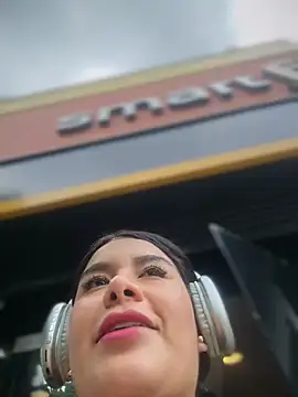 Issane_Peru's Live XXX Chat