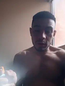 Chatroom XXX en direct de Taylor_DiamondBoy