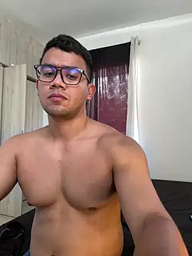 ENZODELEONn Live XXX chat