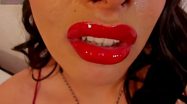צ'אט XXX בשידור חי  של sweet_Elizabeth