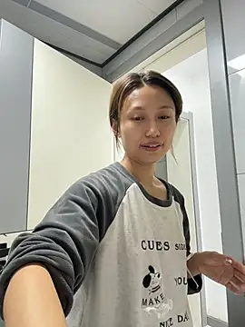 qscgy11のライブXXXチャット