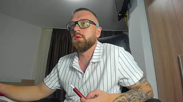 Findom_guy – Naživo XXX chat