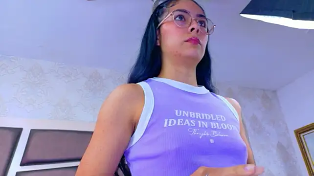 צ'אט XXX בשידור חי של NicoleEsposito