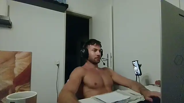 alpha-hunk Adlı Modelin Canlı XXX Sohbeti