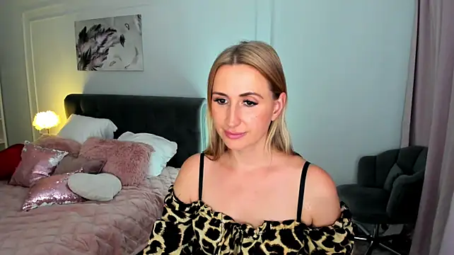 PassionGlow's Live XXX Chat