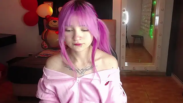_Charlotte_Collins_'s Live XXX Chat