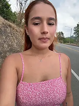 isabella_ferrer99 Adlı Modelin Canlı XXX Sohbeti