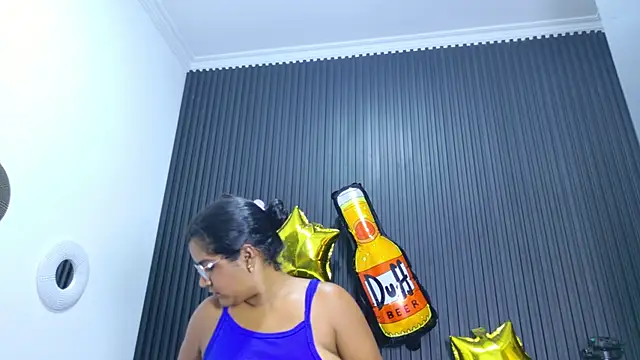 Chatroom XXX en direct de Slutty_Vicky