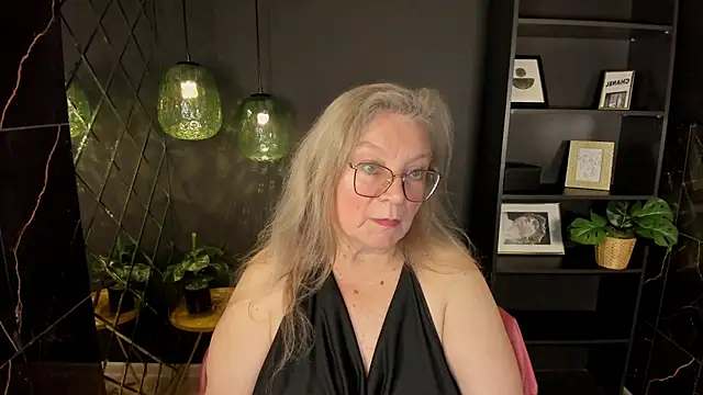 Chat +18 de NataliMellow ao vivo