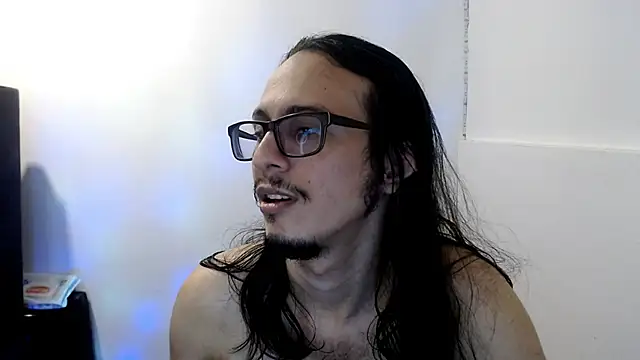 XXX chat uživo modela cholitohermoso