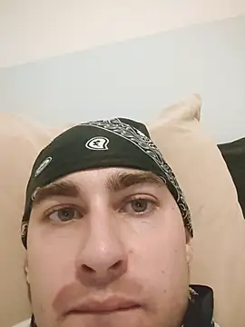 InnocentDevilXOXO's Live XXX Chat