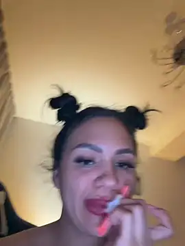 JustLora Chat XXX live
