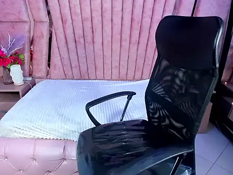 SofyPetiteのライブXXXチャット