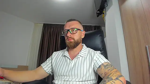 Živý XXX chat Findom_guy