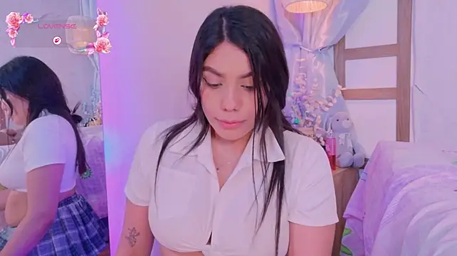 RenataLeclair's Live XXX Chat