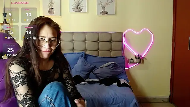 Chat +18 de _naomi_s ao vivo