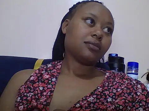 Chat XXX en directo de IvoryMuseElara