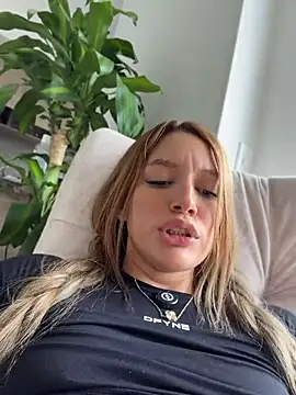 Chatroom XXX en direct de Ana____