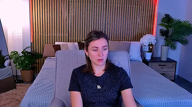 EmeraldGlow's Live XXX Chat