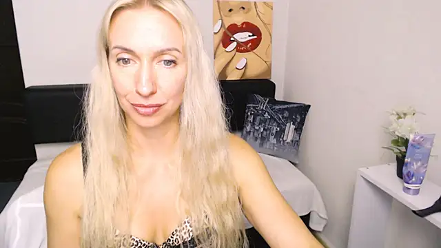 Chatroom XXX en direct de Cute_Smile_Shy
