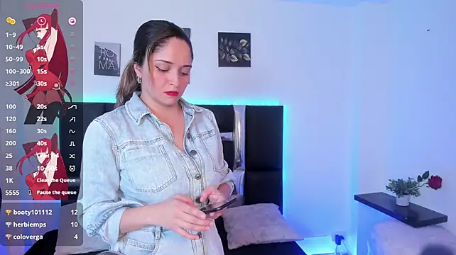 TiffanyHoustton's Live XXX Chat