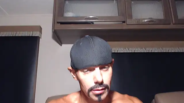 צ'אט XXX בשידור חי של ThickD2C