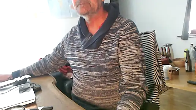 Chat +18 de silvio-aus-luzern-CH ao vivo