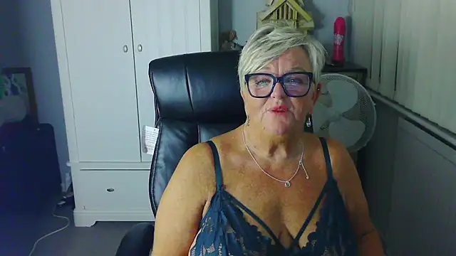 Czat XXX na żywo – BridgetBlueEyes