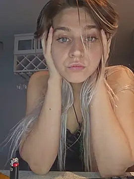 ScarletsWeb élő XXX-chatje