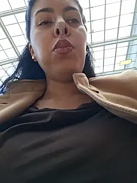 Luianna Adlı Modelin Canlı XXX Sohbeti