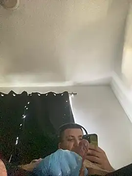 XXX chat uživo modela GusanoDelicioso