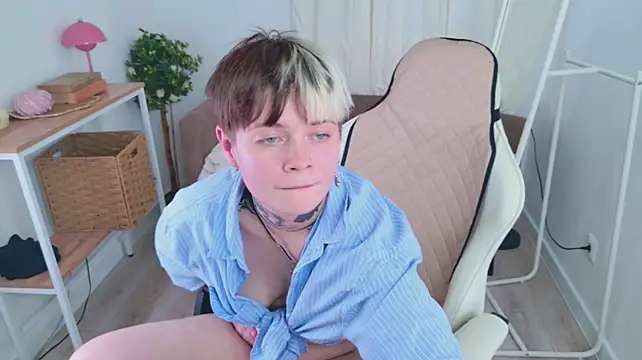 Kitty_Ollive Chat XXX in diretta