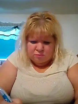 JemJensen30 Adlı Modelin Canlı XXX Sohbeti