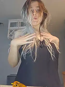 ScarletsWeb élő XXX-chatje