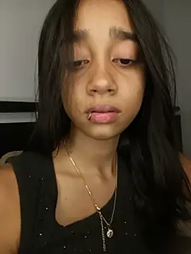 Zoe_Sweett18 Adlı Modelin Canlı XXX Sohbeti