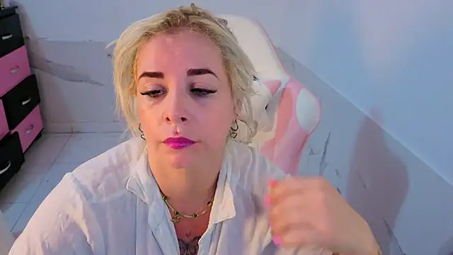 HannaBrave Live XXX-chat