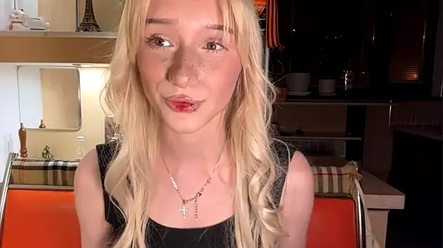 Blondilis 라이브 XXX 채팅