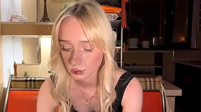 Blondilis Live XXX-Chat