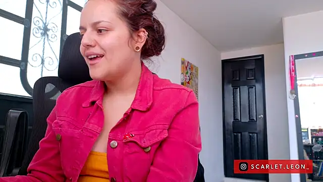 Scarletleon77's Live XXX Chat