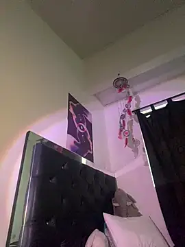XXX chat uživo modela _yini_