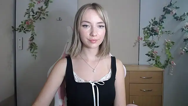 LuciaYoung's Live XXX Chat